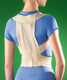 Bande orthopédique pour l'ostéochondose de la région thoracique