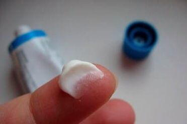 Onguents pour le traitement de l'ostéochondose cervicale